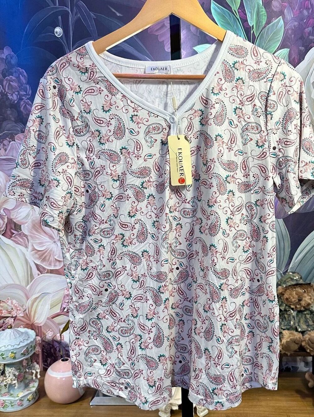 Ekouaer Large NWT Stretch T-Shirt Paisley Print Short Sleeve White